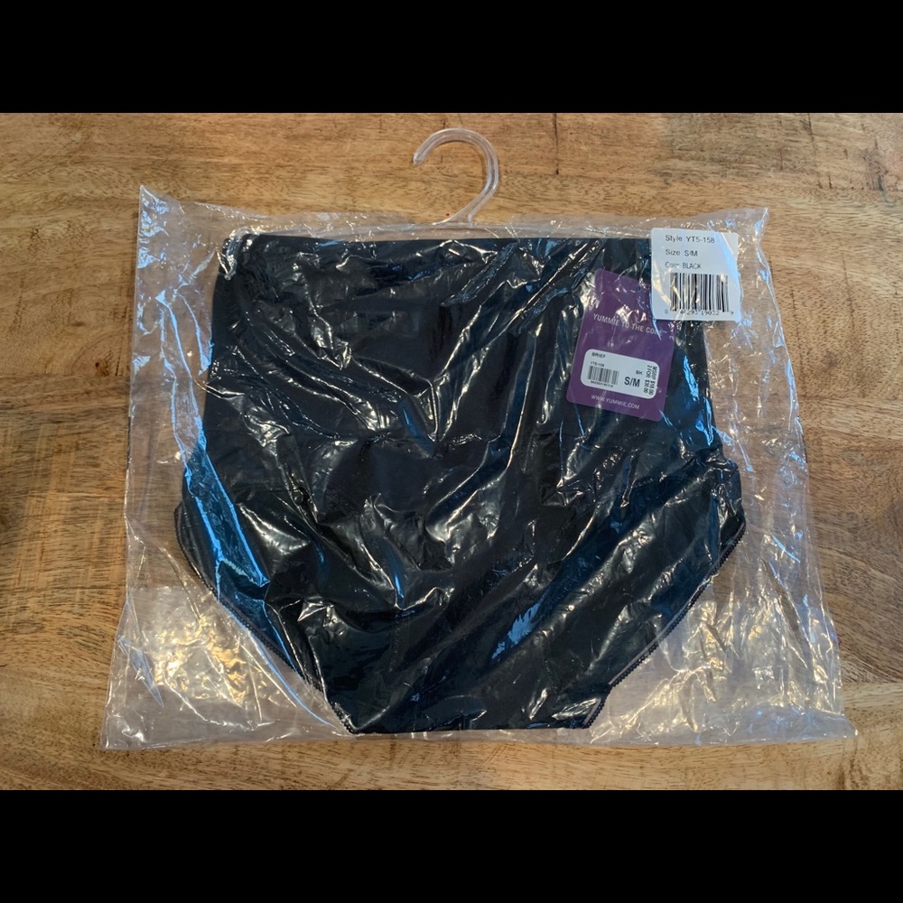 Yummie.com black Ultralight Seamless Shaping Brief